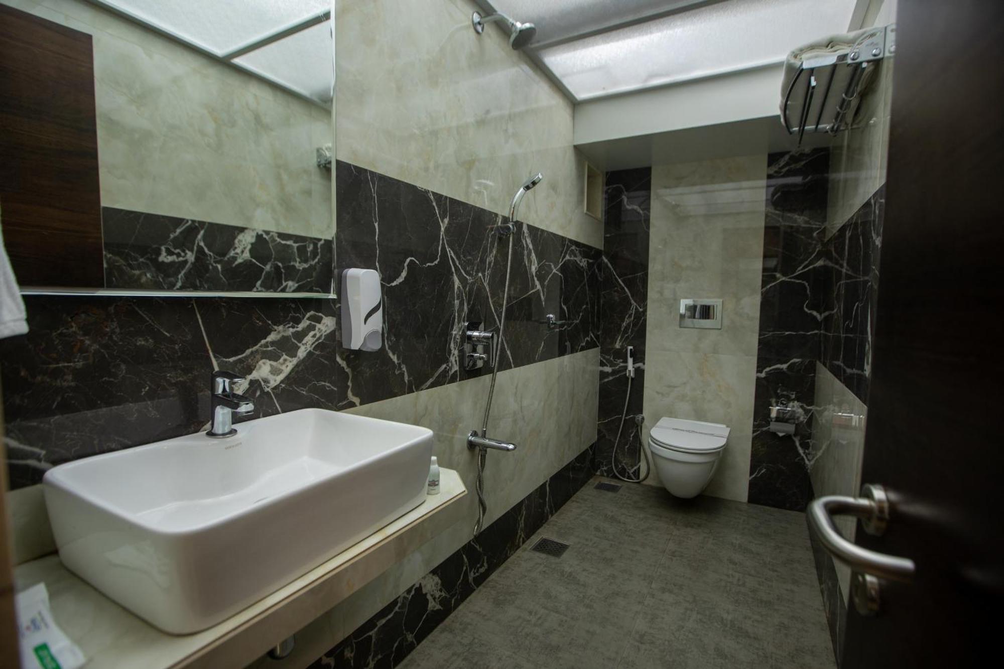 Hotel Naaz Executive 孟买 外观 照片