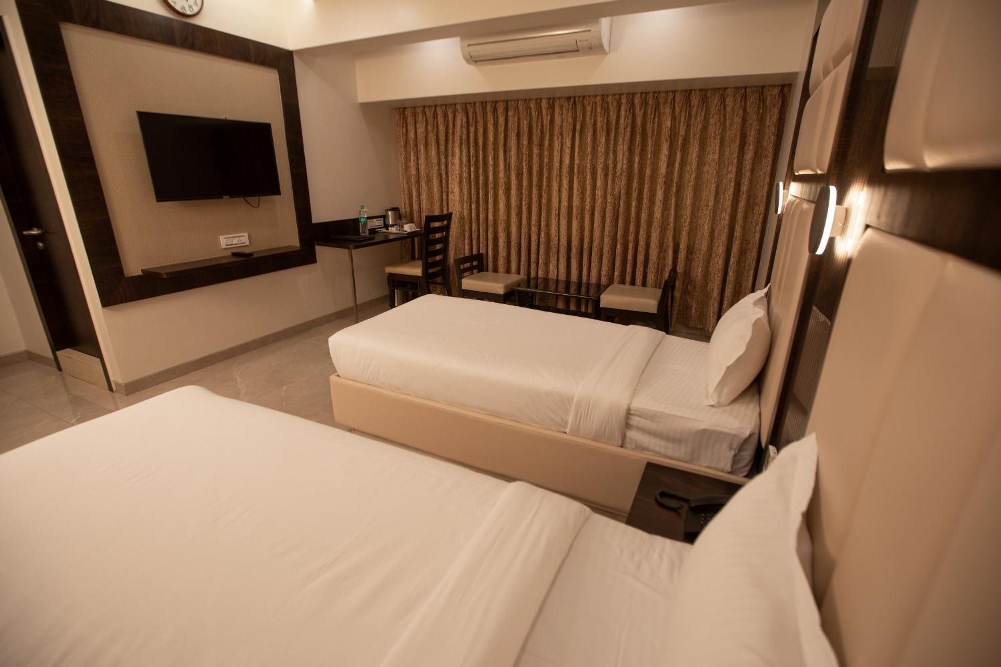 Hotel Naaz Executive 孟买 外观 照片